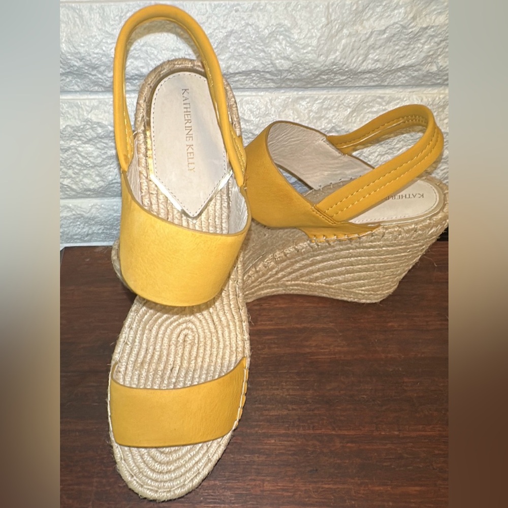 NWT: KATHERINE KELLY Orla Sandal Wedges Size 10